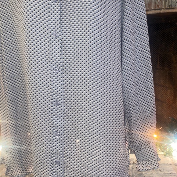 Who What Wear Navy and White Button Down Shirt Ruffle Cuff - Picture 4 of 5